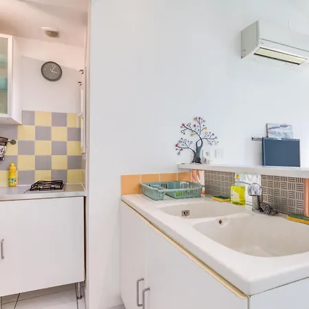 Maisonnette بيت للعطل *